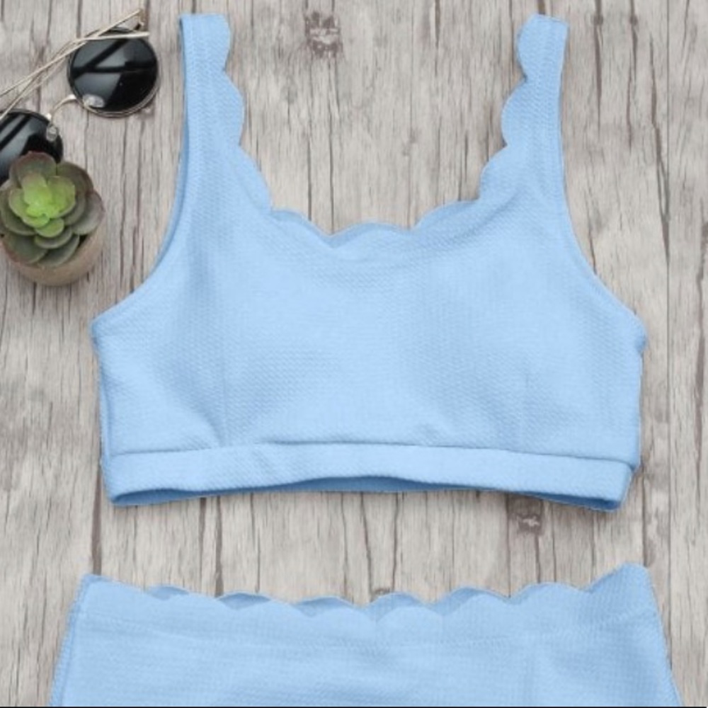 high-waisted bikini